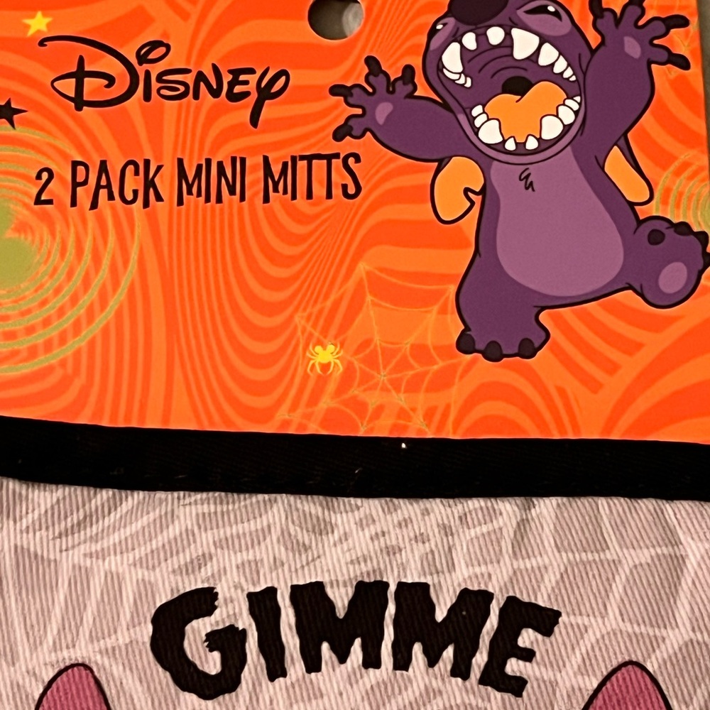 Disney Stitch Mini Oven Mitts - Picture 2 of 4